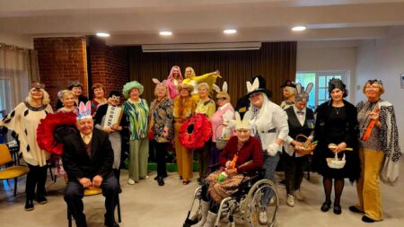 „Zuikių mokyklos” viešnagė Globos namuose