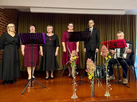 Globos namuose svečiavosi Siponių bendruomenės ansamblis